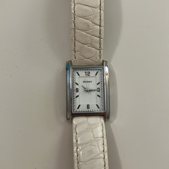 DKNY Watch - Picture 3 of 4